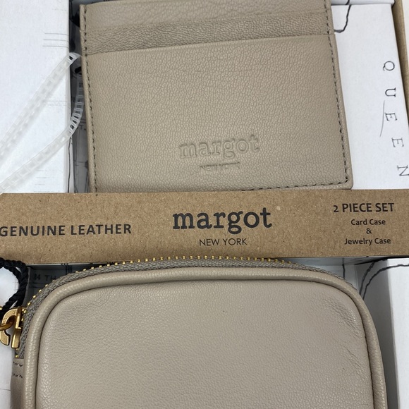 Margot 2 piece boxed jewelry case & card case set NWT!  Genuine leather - Picture 13 of 16